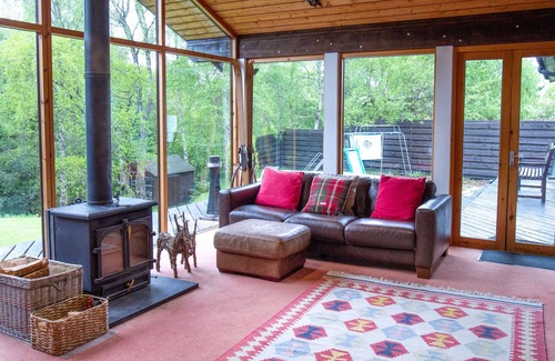 Nethy Bridge House | Ptarmigan Lodge - 4 Bedroom Lodge with Hot Tub