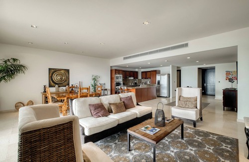 La Paz Apartment | Puerta Cortés Residences by Lumina