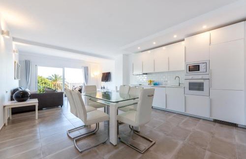 Puerto Banus Apartment | Puerto Banus Frontline Apartment with Amazing Sea Views