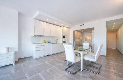 Puerto Banus Apartment | Puerto Banus Frontline Apartment with Amazing Sea Views