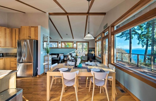 Kingston House | Puget Sound Escape: Private Beach & Oversized Deck