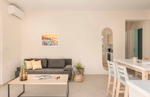 Dhrakata Villa | Punentes Villa - Two Bedroom Villa, Sleeps 4