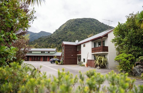 Franz Josef Glacier Apartment | Punga Grove