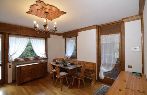 Cortina d'Ampezzo Apartment | Punta Nera: appartamento con giardino e WIFI