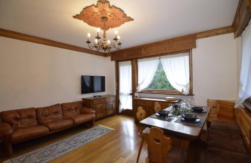 Cortina d'Ampezzo Apartment | Punta Nera: appartamento con giardino e WIFI