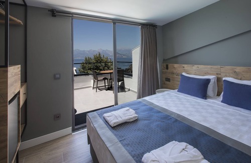 Eski Lara Hotel | Pure Blanche Hotel