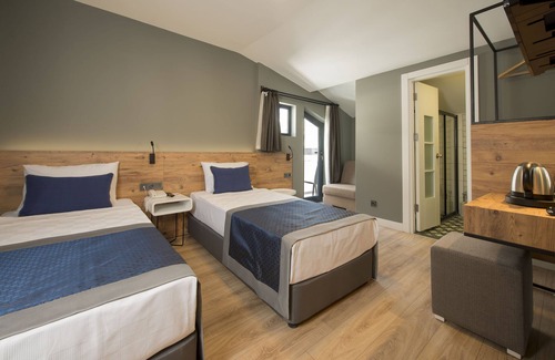 Eski Lara Hotel | Pure Blanche Hotel