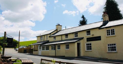 Pwllgloyw House | Pwllgloyw arms