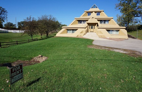 Clear Lake House | Pyramid House, This 2,000 Sq Ft, 2 BR Suite Option is a One of a Kind Rental