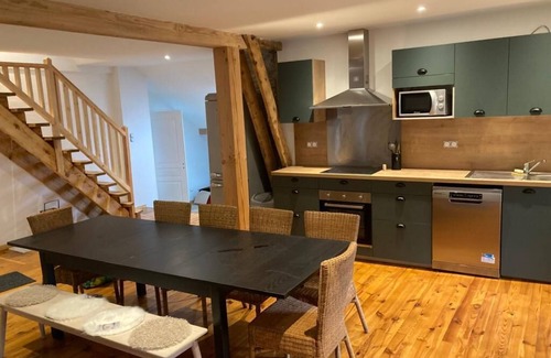 Garin Ski Chalet | Pyrenean stone chalet 10 minutes from the ski slopes, ideal for hiking.