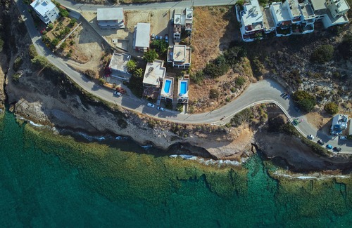 Mochlos Apartment | Pyxida - Spacious sea front two bedroom apartment with private pool.