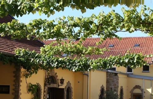 Bad Sobernheim House | Quadruple room (1 double bed + 1 bunk bed) - Weinhotel Johann Tullius