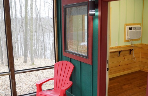 Glenwood City Cabin | Quaint 1-bedroom camper cabin in County Park!
