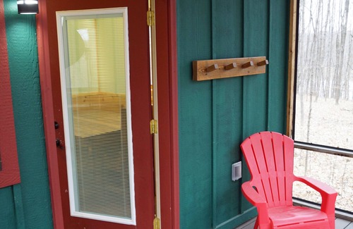 Glenwood City Cabin | Quaint 1-bedroom camper cabin in County Park!