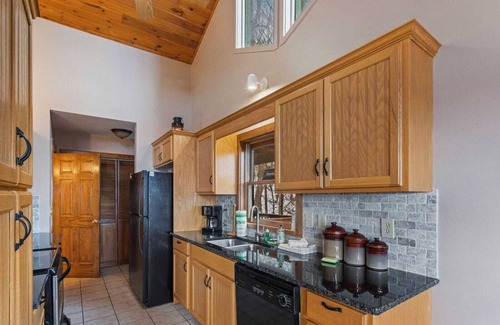 Blowing Rock Cabin | Quaint Cabin on Appalachian Mountain