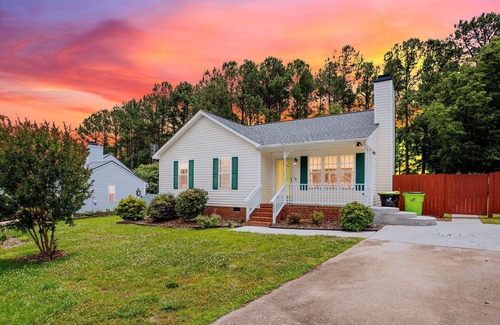 Holly Springs House | Quaint Cottage of Holly Springs