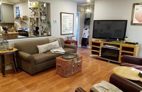 Fetters Hot Springs-Agua Caliente House | Quaint Italian Style Cottage in Sonoma CA