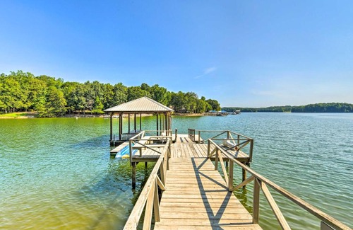 Sherrills Ford House | Quaint Lake Norman Home with Boat Dock and Grill!