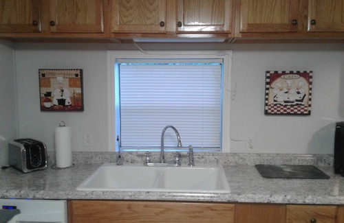 Marble House | QUAINT, PRIVATE ON CREEK WITH WATERFALL