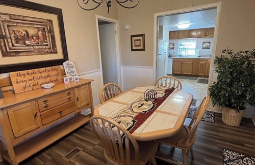 Marble House | QUAINT, PRIVATE ON CREEK WITH WATERFALL