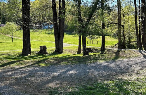 Marble House | QUAINT, PRIVATE ON CREEK WITH WATERFALL