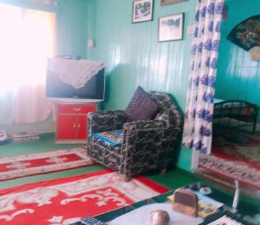 Darjeeling Hotel | Quaint Wood Cottage