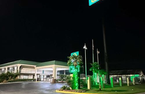Byron Hotel | Quality Inn Byron - Warner Robins