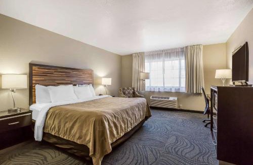 Fallbrook Hotel | Quality Inn Fallbrook I-15