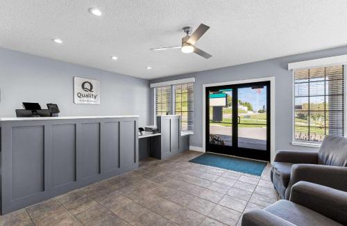 St Ignace Hotel | Quality Inn Lakefront