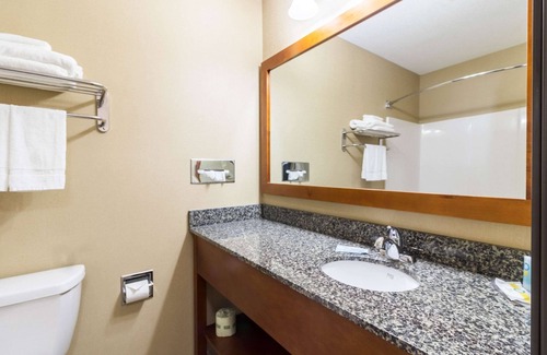 Marshall Hotel | Quality Inn Marshall near University