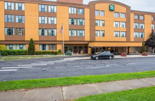 Massena Hotel | Quality Inn Massena