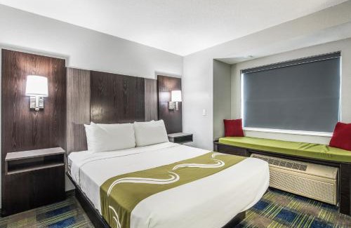 Owatonna Hotel | Quality Inn Owatonna near Medical Center