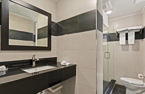 Midtown Village Hotel | Quality Inn Philadelphia Center City