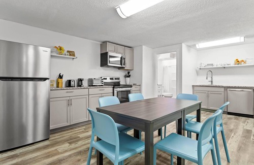 Disston Heights Hotel | Quality Inn & Suites at Tropicana Field