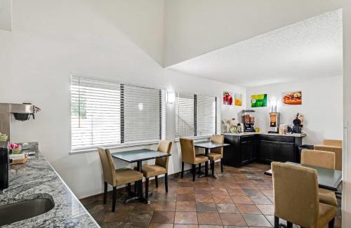 Junction Hotel | Quality Inn & Suites Junction