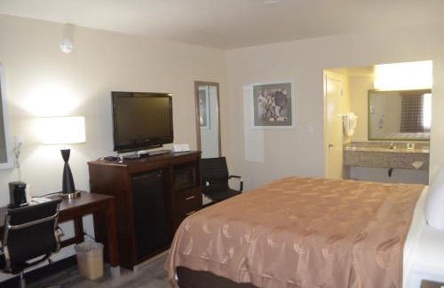 Mesa Hotel | Quality Inn & Suites near Downtown Mesa