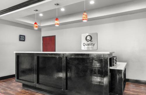 Pearsall Hotel | Quality Inn & Suites Pearsall
