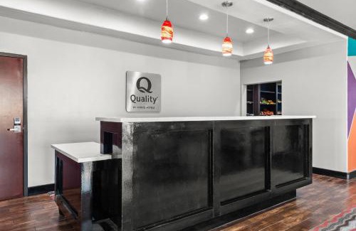 Pearsall Hotel | Quality Inn & Suites Pearsall