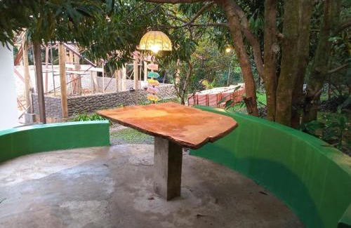 Vale do Capao House | Quarto para 4 com banheiro privado a 900 metros da Vila do Capão