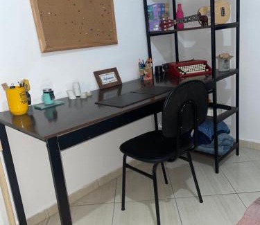 Alfenas House | Quarto para casal com banheiro individual exclusivo para o hóspede em apartamento compartilhado