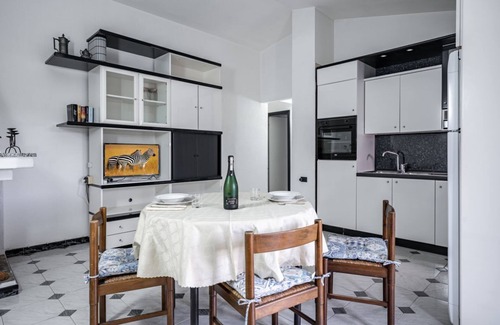 S'oru e Mari Apartment | Quartu Sant'Elena Bright Flat with Balcony!