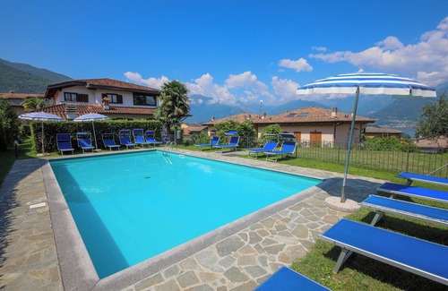 Colico Apartment | Quattro Stagioni Spring Garden Holiday Apartment with Pool