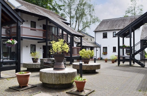 Waterhead Cottage | Quaysiders Club D - UK34760