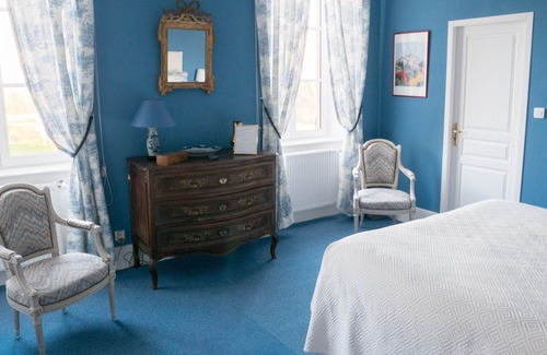 Saint-Julien Other | Queen-Deluxe-Private Bathroom-Vineyard view-chambre grise