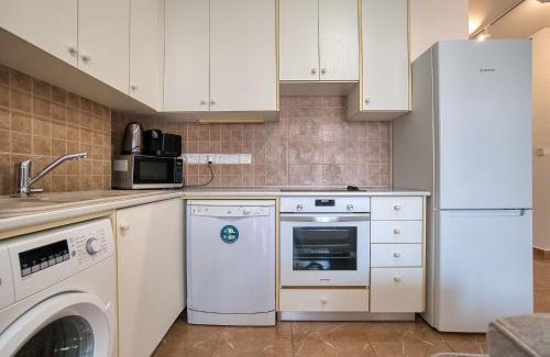 Old Town Apartment | Queen Gardens 212