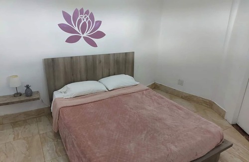 Campana Bed & Breakfast | Queen Room3 at Vida Lotus Retreat & Spa, Limon, PA