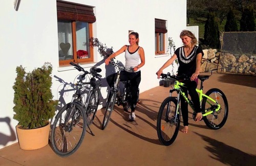 Lecrin Bed & Breakfast | Queen size bed room in vegetarian B&B within Sierra Nevada Natural Park