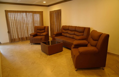 Manjakuttai Resort | Queens Villa