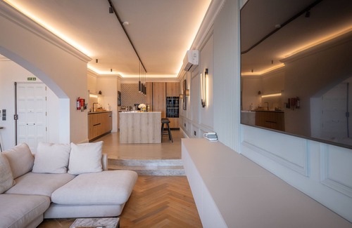 Madliena Apartment | QUI | Modern Seafront Apartment | Sea Views & Balconies