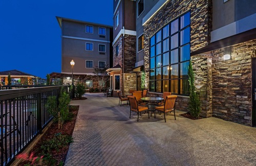 Fossil Creek Apartment | Quick Access to Convention Center | Free Breakfast + Outdoor Pool